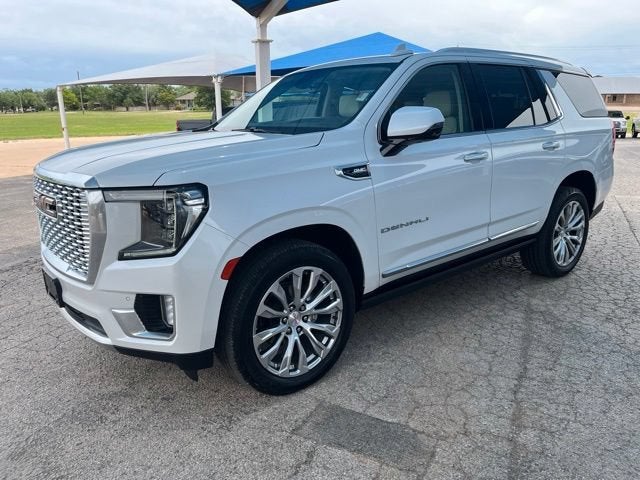 2022 GMC Yukon Denali in White Frost Tricoat — front three-quarter view